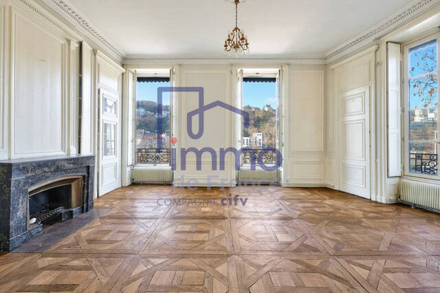 Vente Appartement 4 pièces 130 m² LYON 69002