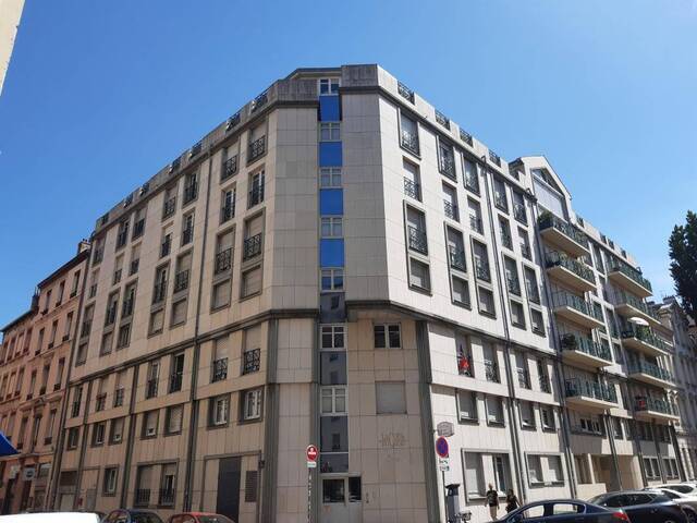 Location Appartement studio 1 pièce 29 m² Lyon 7e Arrondissement 69007 LYON 7