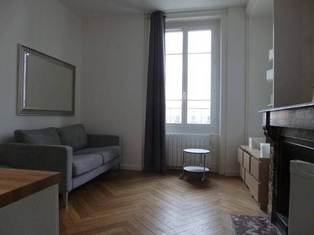 Location Appartement studio 1 pièce 24 m² Villeurbanne 69100