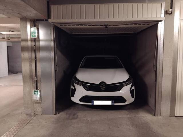 Rent Parking garage individuel Villeurbanne 69100
