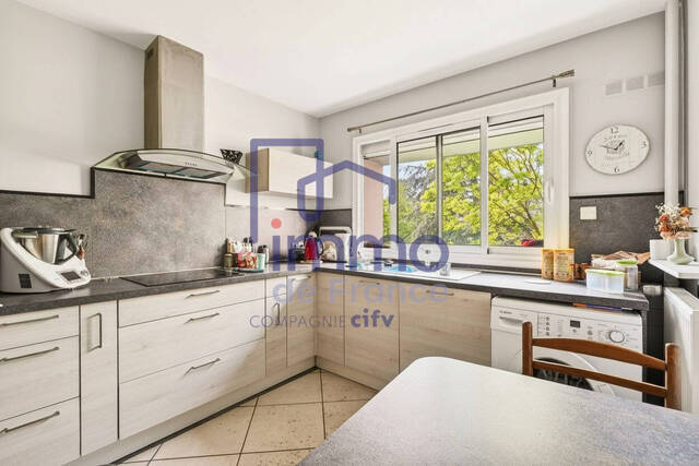 Vente Appartement 5 pièces 95 m² Vénissieux 69200