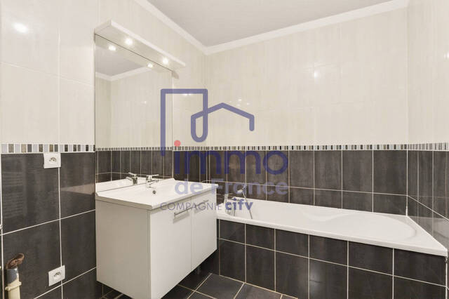 Vente Appartement 3 pièces 64 m² Vaulx-en-Velin 69120