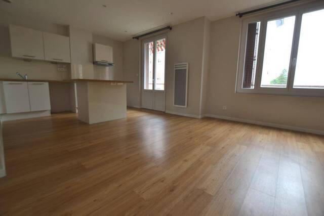 Location Appartement t6 et plus 3 pièces 51 m² Villeurbanne 69100