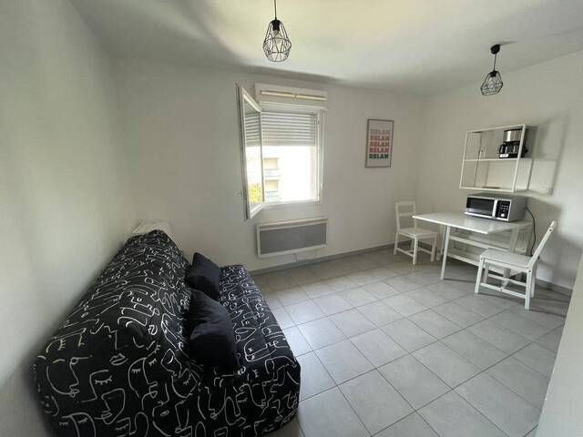 Location Appartement studio 1 pièce 23 m² Pierre-Bénite 69310
