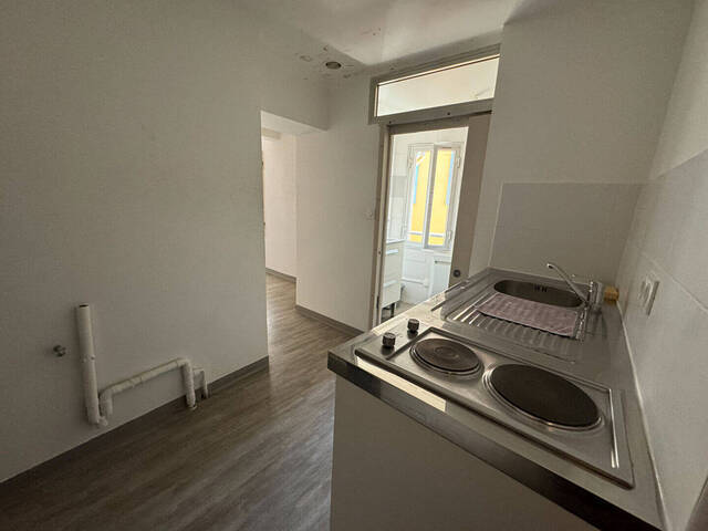 Location Appartement 2 pièces 27.42 m² Sanary-sur-Mer (83110)