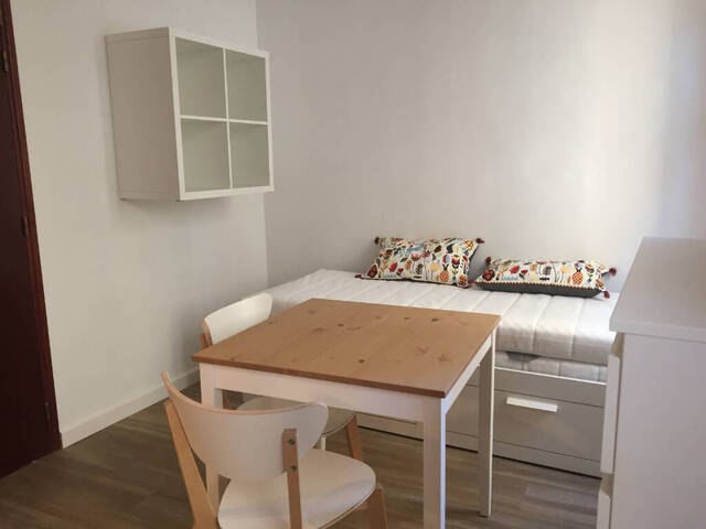 Location Appartement 1 pièce 15.16 m² Toulon (83000)