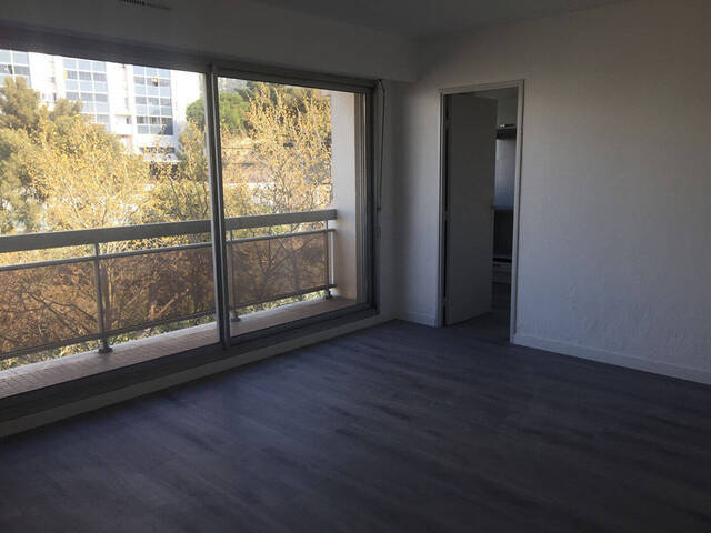 Location appartement 1 pièce 33.95 m² à Toulon (83000)