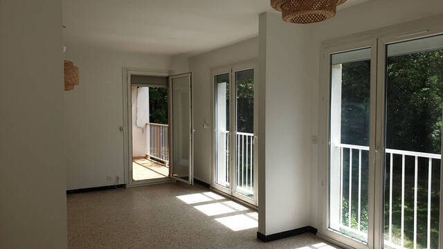 Location Appartement 4 pièces 71.56 m² Toulon (83100)