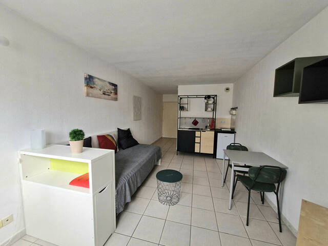 Location Appartement 1 pièce 22.5 m² Toulon (83100)