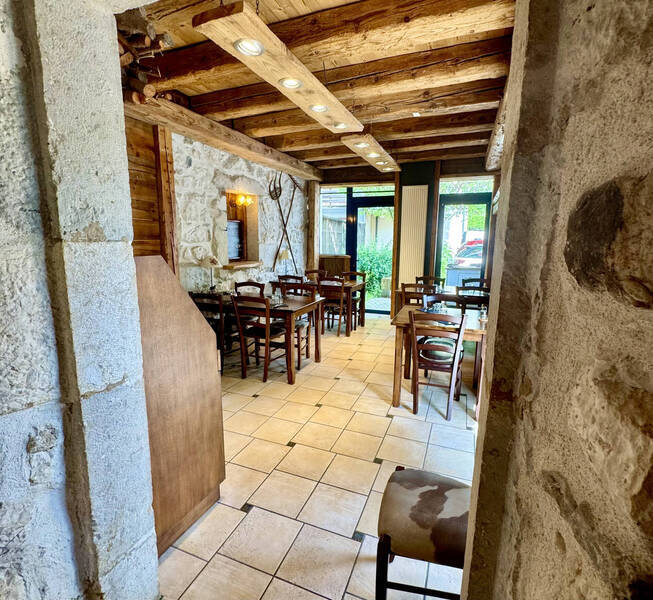 Vente fonds de commerce 1 pièce 150 m² à Cruseilles 74350 Hauteur De Cruseilles 396 000 €