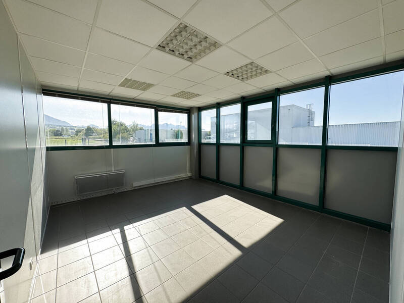 Vente local d'activité 1380 m² à Fillinges 74250 Axe Fillinges Findrol 2 900 000 €