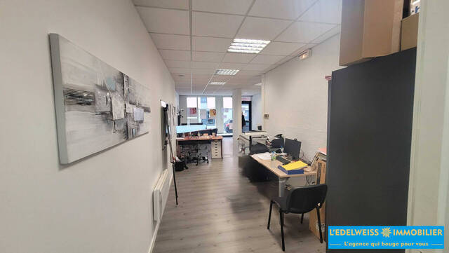 Sale Professional space local professionnel 64 m² Chambéry 73000