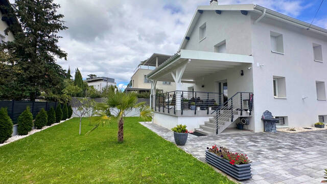 Vente Maison 8 pièces 220 m² Annemasse 74100 10 min à pied de Geant