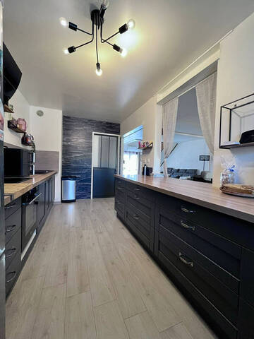 Vente Appartement 5 pièces 124 m² Cluses 74300 Proche De Tout Commerces