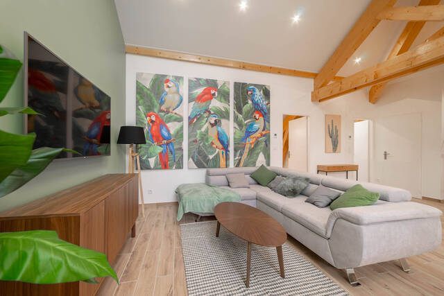 Rent Apartment 2 rooms 90 m² Pringy 74370