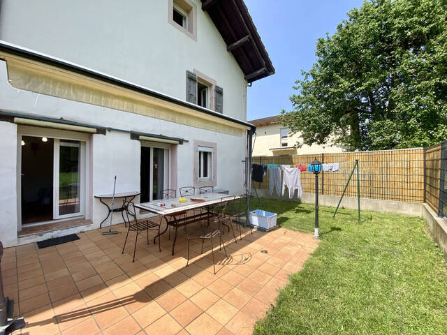 Sale House 9 rooms 238 m² Saint-Cergues 74140 Calme
