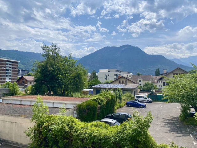 Sale Apartment 4 rooms 77 m² Cluses 74300