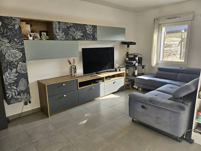 Sale Apartment rez of garden 4 rooms 103 m² Arthaz-Pont-Notre-Dame 74380