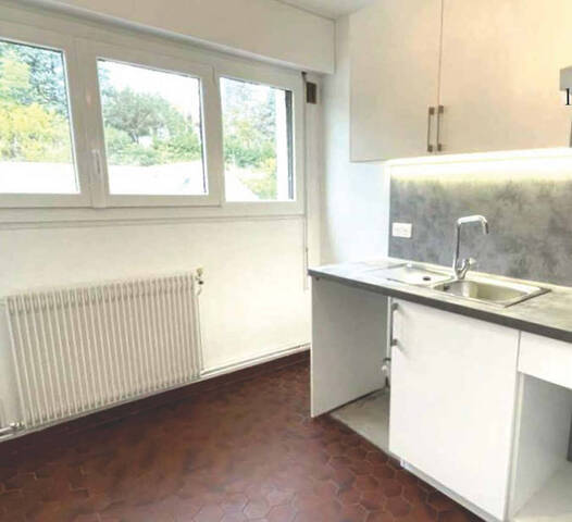 Sale Apartment studio 1 room 35 m² Saint-Julien-en-Genevois 74160 Proche du centre ville