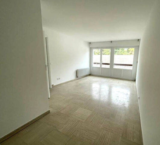 Sale Apartment studio 1 room 35 m² Saint-Julien-en-Genevois 74160 Proche du centre ville
