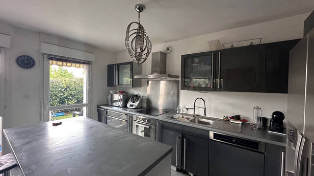 Sale Apartment rez of garden 4 rooms 85 m² Annemasse 74100 10 min à pied de Geant