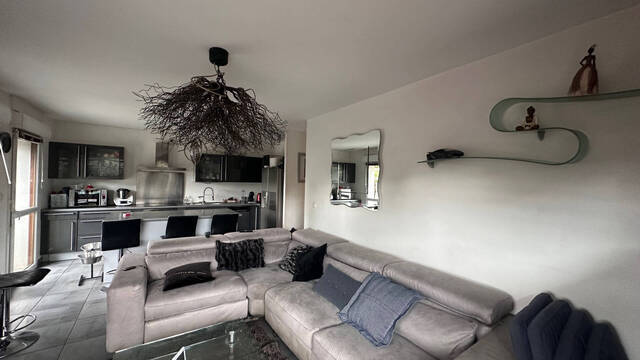 Sale Apartment rez of garden 4 rooms 85 m² Annemasse 74100 10 min à pied de Geant