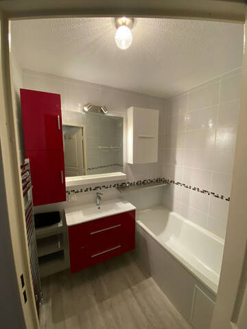 Sale Apartment 4 rooms 82 m² Chambéry 73000
