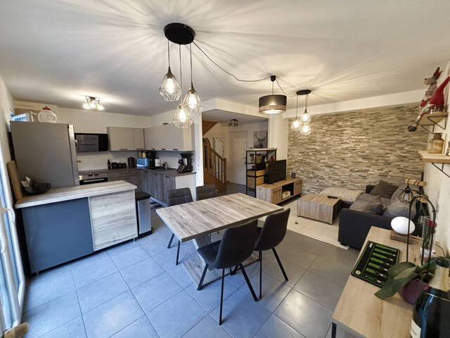 Vente Appartement duplex 4 pièces 76 m² Marignier 74970 Axe passage