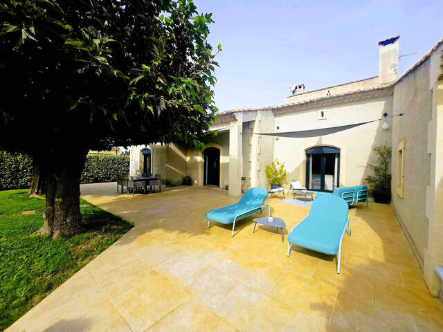 Sale House villa 8 rooms 275 m² Tarascon 13150