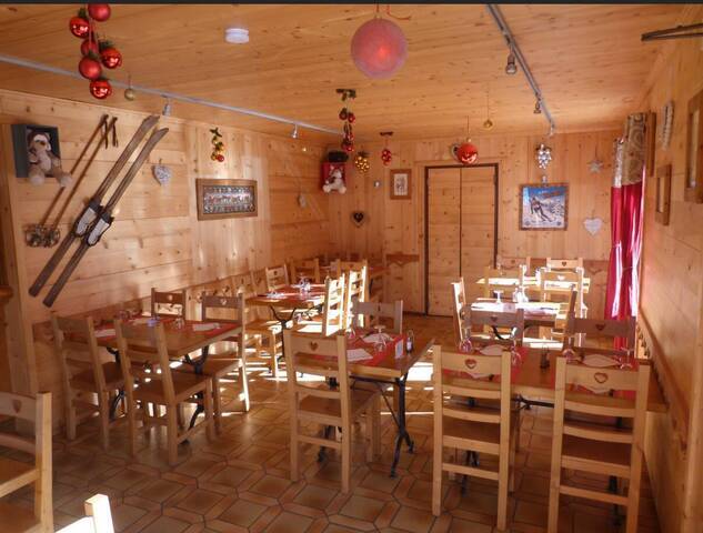 Vente Immeuble 420 m² Morillon 74440