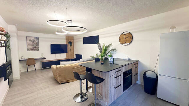 Sale Apartment rez of garden 2 rooms 48 m² Bonneville 74130 Axe passage