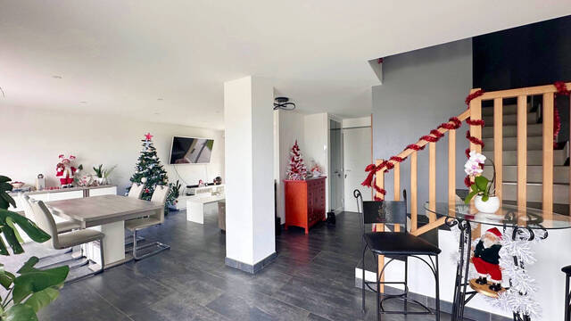 Sale House 5 rooms 122 m² Saint-Cergues 74140 Calme