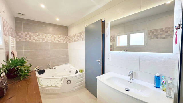 Sale House 5 rooms 122 m² Saint-Cergues 74140 Calme