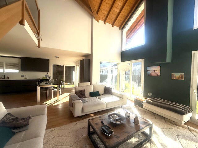 Vente Maison 6 pièces 170 m² Cluses 74300 Proche De Tout Commerces