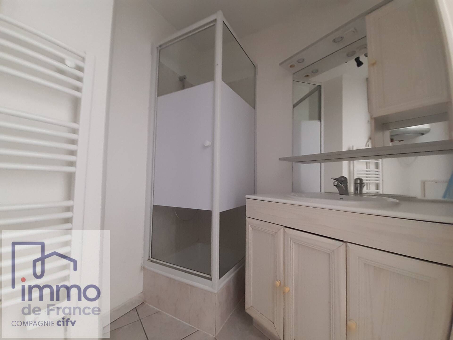 Location appartement studio 1 pièce 18 m² à SaintMartind'Hères (38400