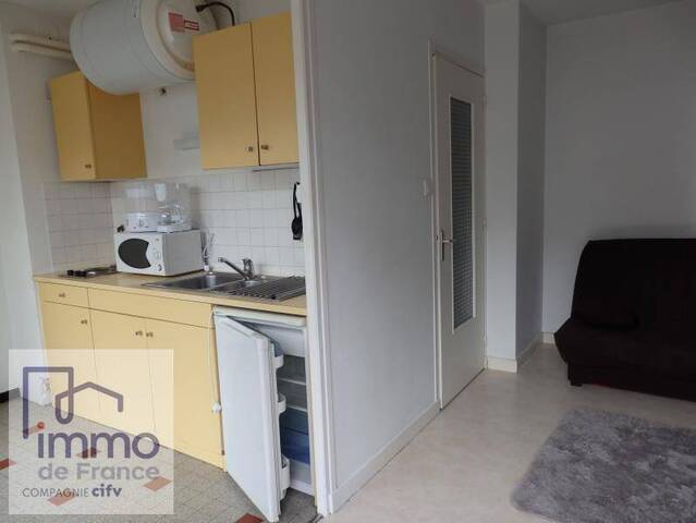 Rent Apartment 1 piece 22.05 m² Grenoble 38100 EAUX CLAIRES