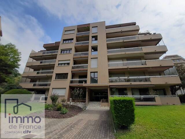 Rent Apartment 3 rooms 104.8 m² Grenoble 38000 ILE VERTE
