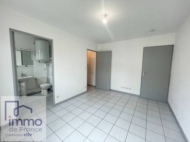 Location Appartement 1 pièce 19.44 m² Grenoble 38000 COURS JEAN JAURES