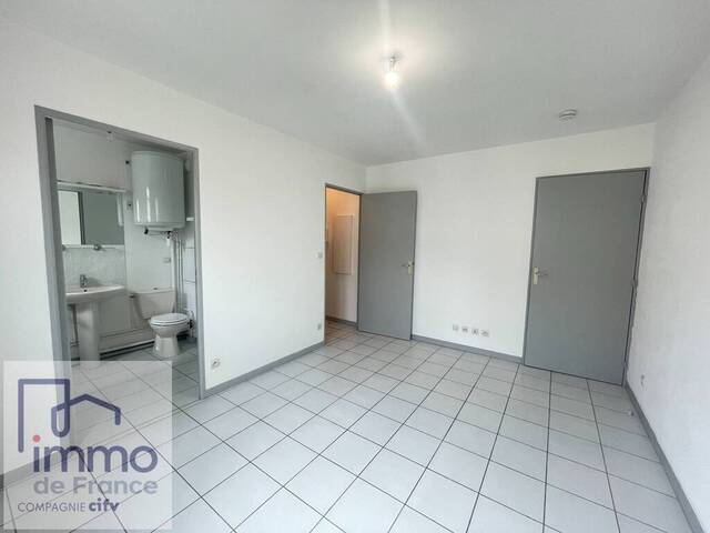 Location Appartement studio 1 pièce 19 m² Grenoble 38000 COURS JEAN JAURES