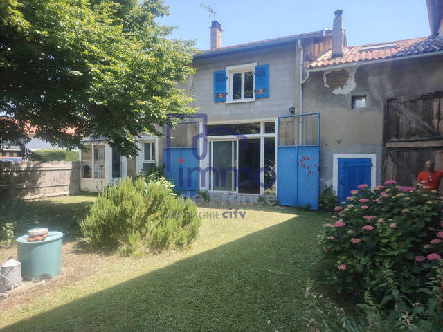 Vente Maison ancienne 8 pièces 216 m² Sainte-Anne-sur-Gervonde 38440