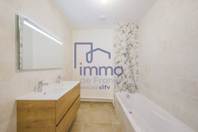 Sale House 6 rooms 105.2 m² Grenoble 38000
