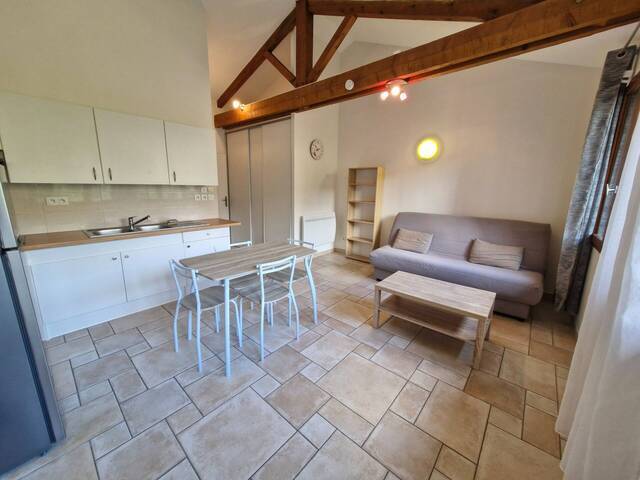 Rent Apartment studio 1 room 27.64 m² Bourgoin-Jallieu 38300