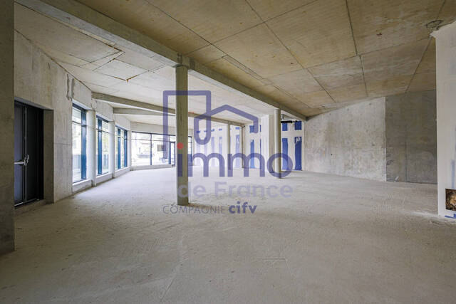 Vente Local commercial 298 m² Voiron 38500