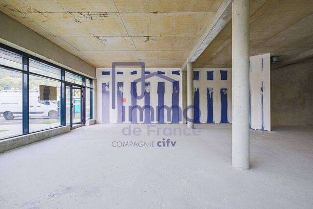 Vente Local commercial 238 m² Voiron 38500