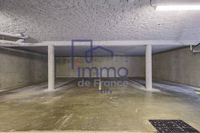 Vente Local commercial 238 m² Voiron 38500