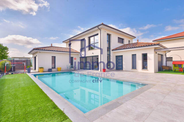 Sale House villa 5 rooms 194.25 m² Chèzeneuve 38300