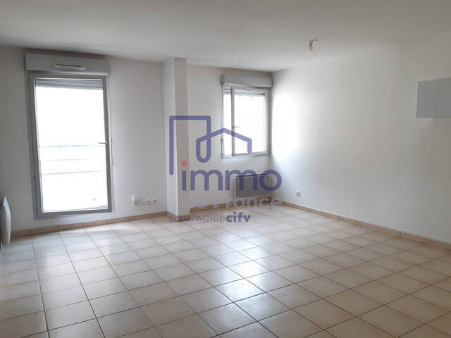 Vente Appartement 1 pièce 32.57 m² Bourgoin-Jallieu 38300