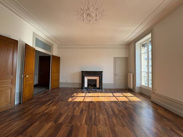 Location Appartement 5 pièces 158.23 m² Grenoble 38000