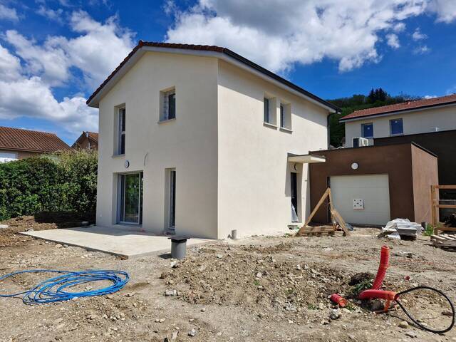 Location Maison 5 pièces 105.77 m² Bourgoin-Jallieu 38300