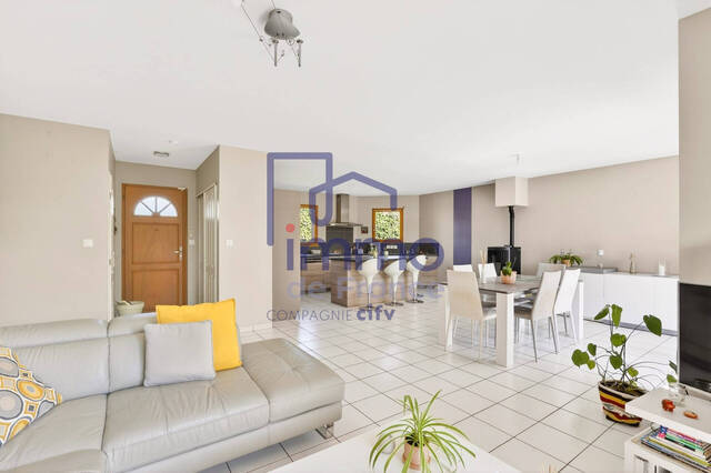 Vente Maison 5 pièces 114 m² Bourgoin-Jallieu 38300